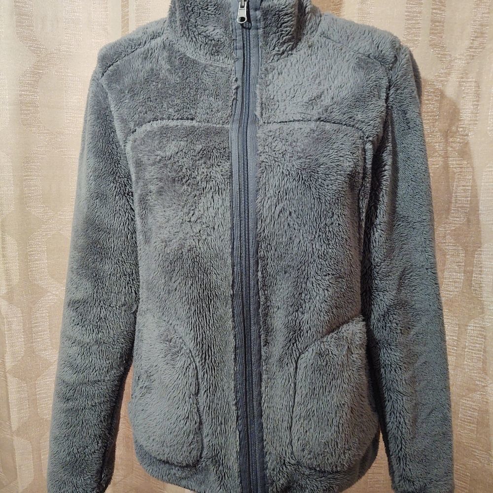 Eucfuda Gray Reversible Chevron Pattern Faux Fur … - image 4